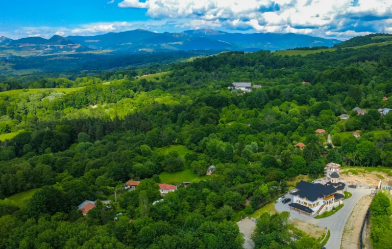 Pelerinaj în Muscel și Câmpulung: trasee spirituale prin Argeș