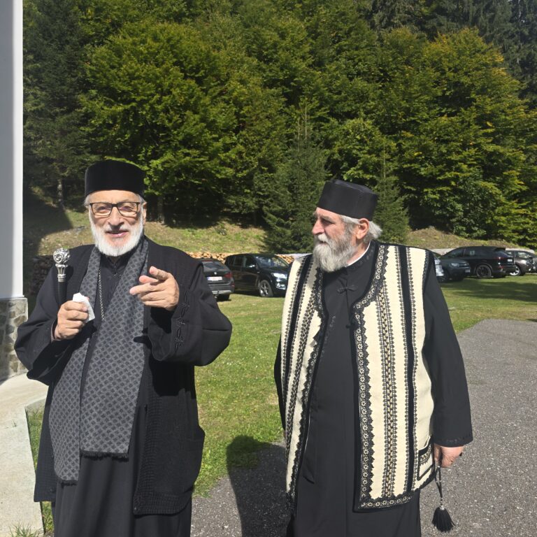 O zi pe Transfăgărășan, la poalele muntelui – întâlnire și binecuvântare la Mănăstirea „Sfântul Ilie” de la Piscul Negru